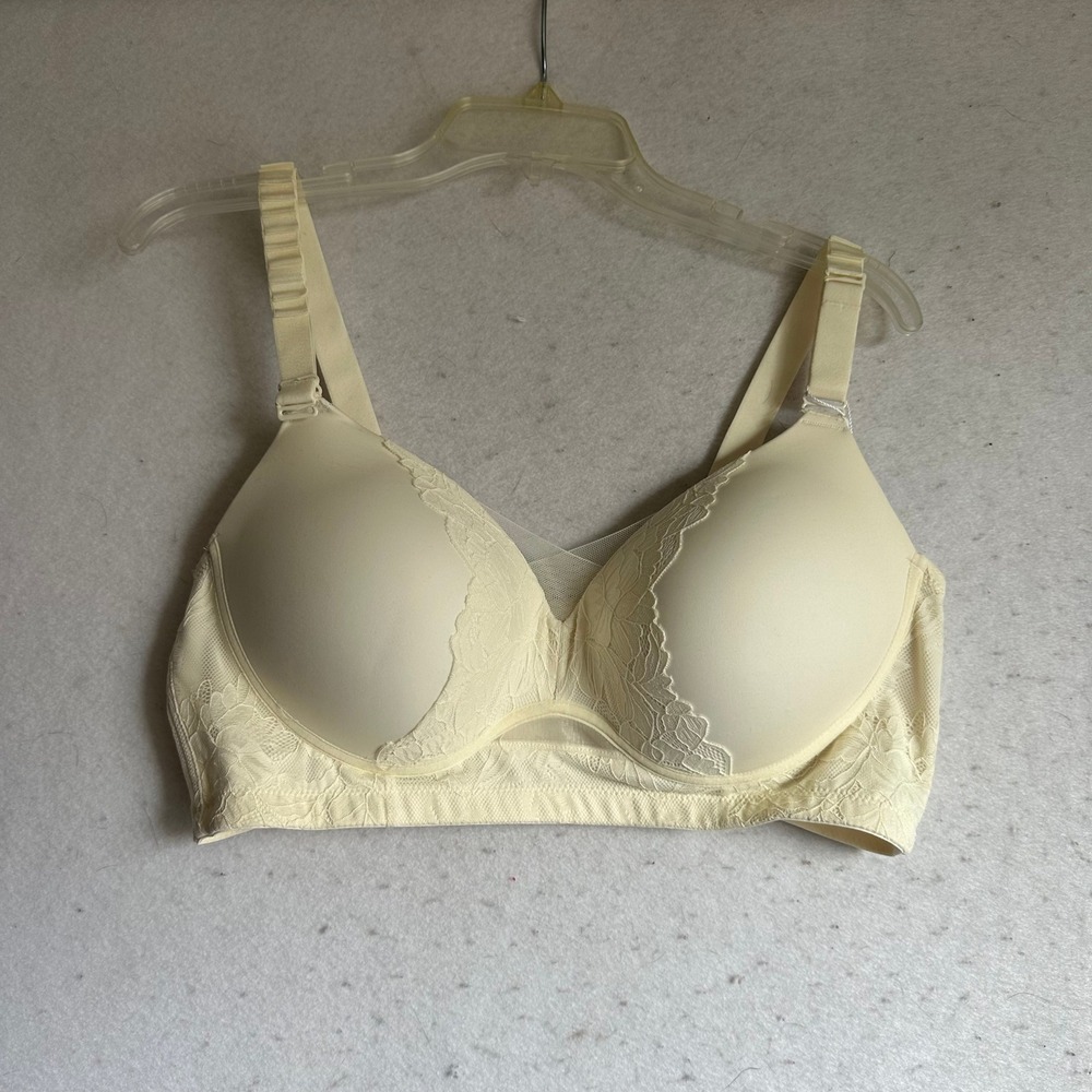 SonaShape Cream Floral Lace Wire Free Bra Molded Cup Adjustable Straps 2XL NWT